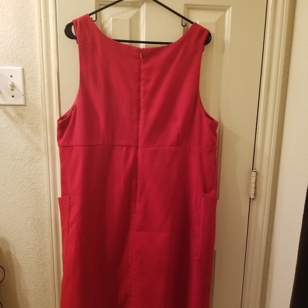 Women's dresses - Picture 14 of 16